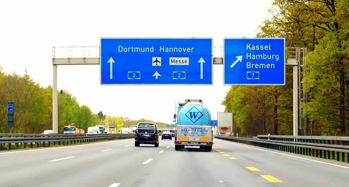 Bundesautobahn A2 bei Hannover – Hauptabschnitt der mautfreien Route von Berlin nach Calais