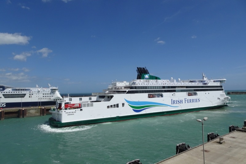 Irish Ferries Oscar Wilde im Hafen von Dover