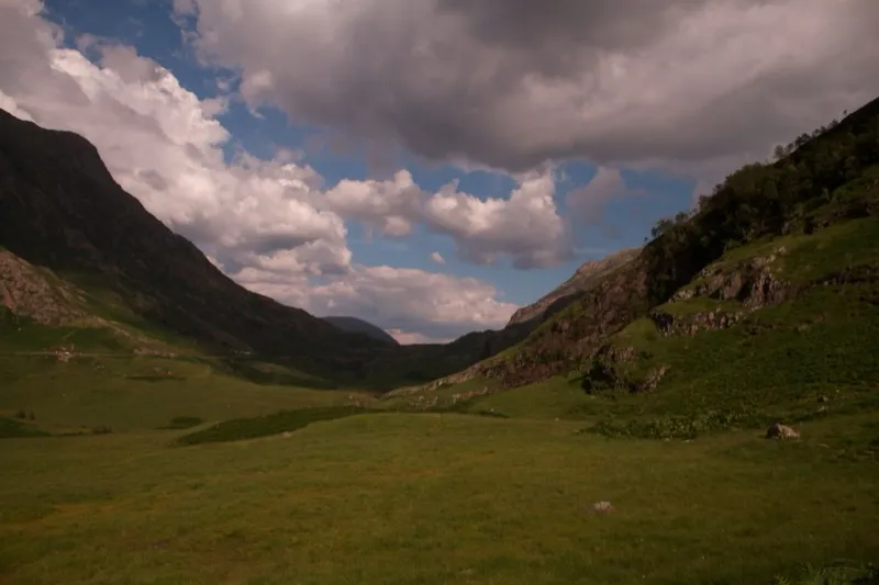 Glen Coe Tal in den schottischen Highlands mit den Three Sisters