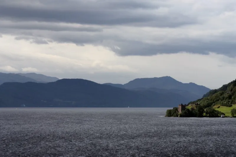 Urquhart Castle am Loch Ness, Blick ueber den See